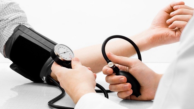 برای فشار خون پایین به چه دکتری مراجعه کنیم